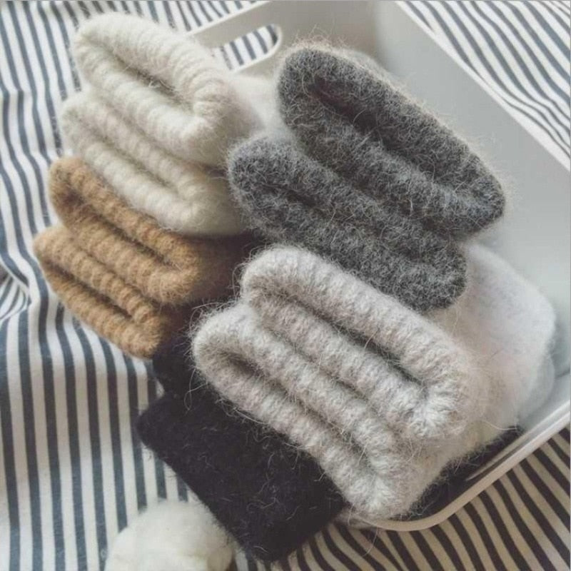 New Women Winter Keep Warm Plus Cashmere Solid Elasticity Soft Full Fingers Mittens Gloves Imitation Rabbit Fur Knitted Cute