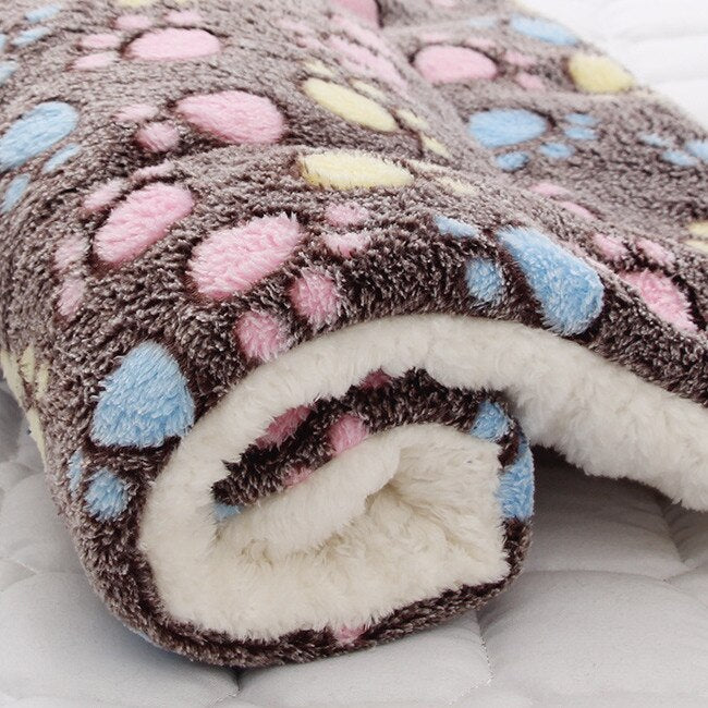 Soft Flannel Thickened Pet Soft Fleece Pad Pet Blanket Bed Mat For Puppy Dog Cat Sofa Cushion Home Rug Keep Warm Sleeping Cover