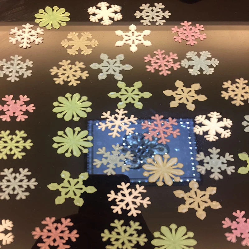 50Pcs Glow In The Dark Snowflake Stickers