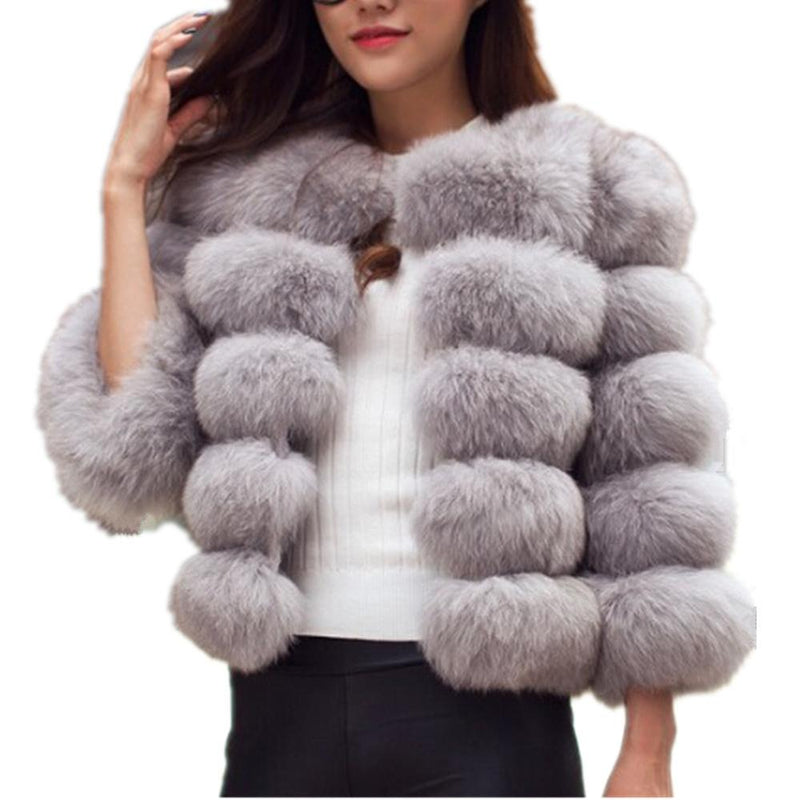 Lisa Colly New High Imitation Long Sleeves Short Fox Fur Coat Jacket Warm Winter Coat Outwear Faux Fur Coat Overcoat Furs Coat